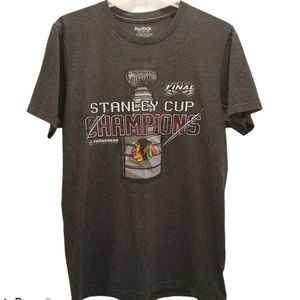 Reebok Chicago Blackhawks Size Medium Stanley Cup Shirt Top M NHL Hockey